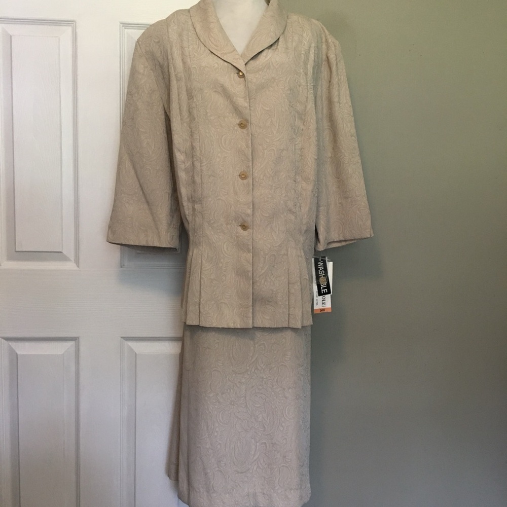 Danny & Nicole Sz 24W Tan Midi Skirt Jacket Set